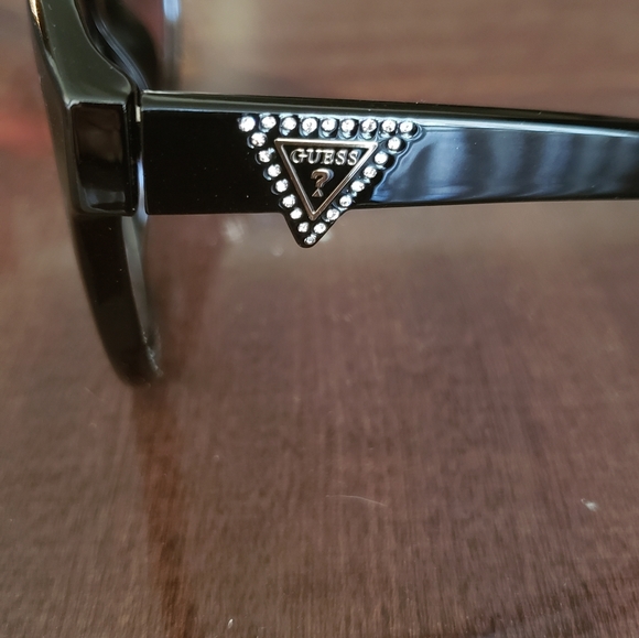 Guess sunglasses - Picture 3 of 4